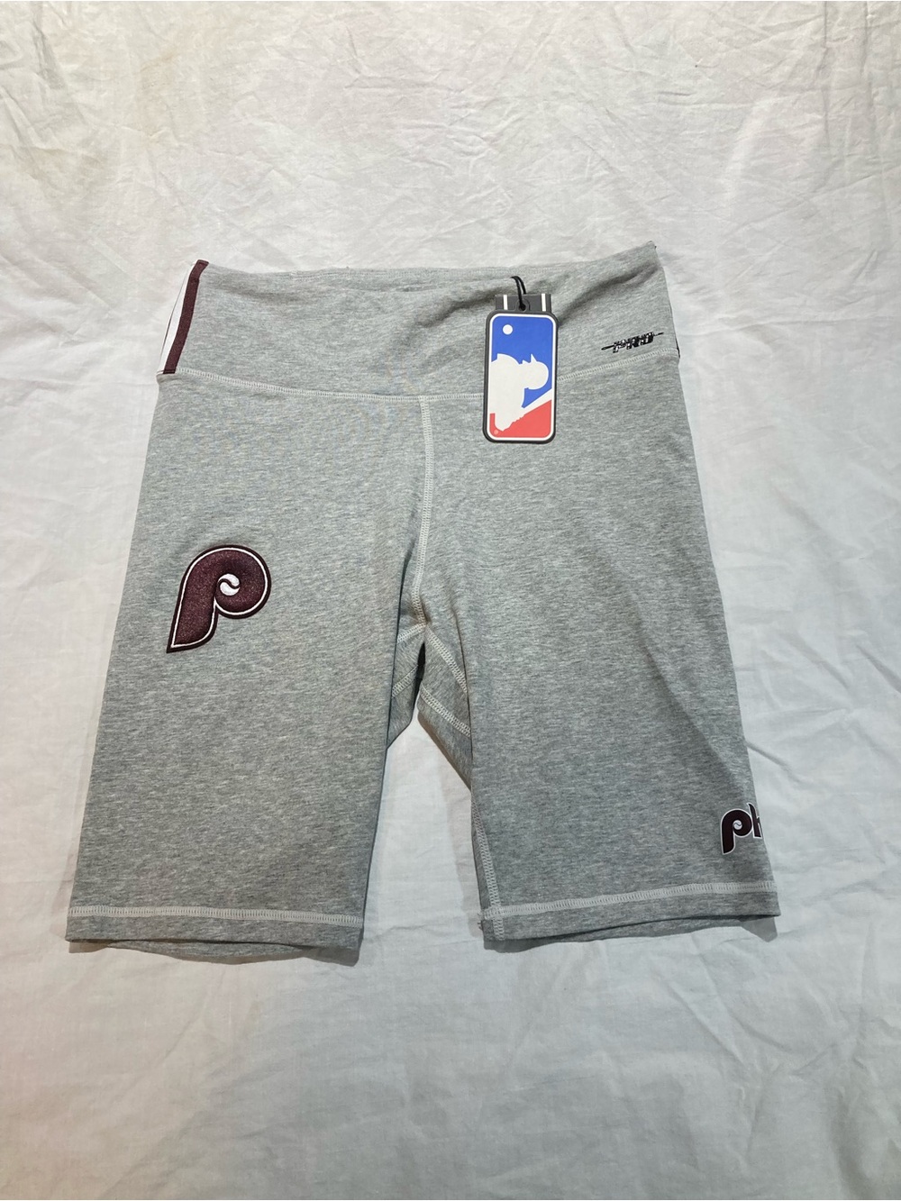 Philadelphia Phillies Pro Standard Biker Shorts, Women’s size medium, NWT!